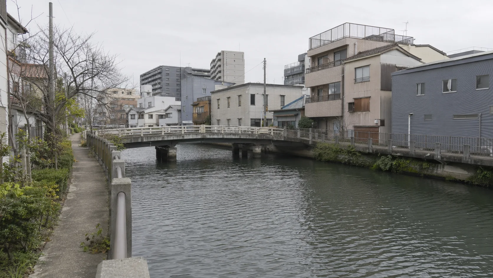 町の水路に架かる福島橋を表現した生成イメージ