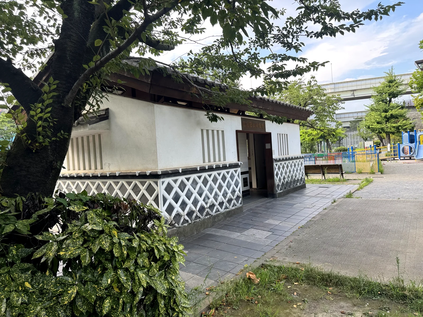 公園トイレの現地撮影